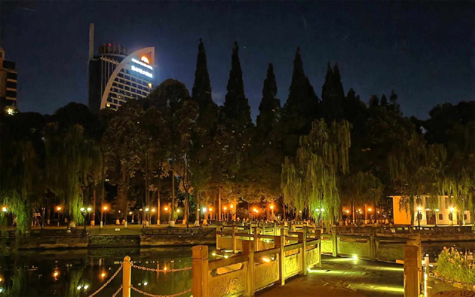 Felton Grand Hotel Chengdú Exterior foto